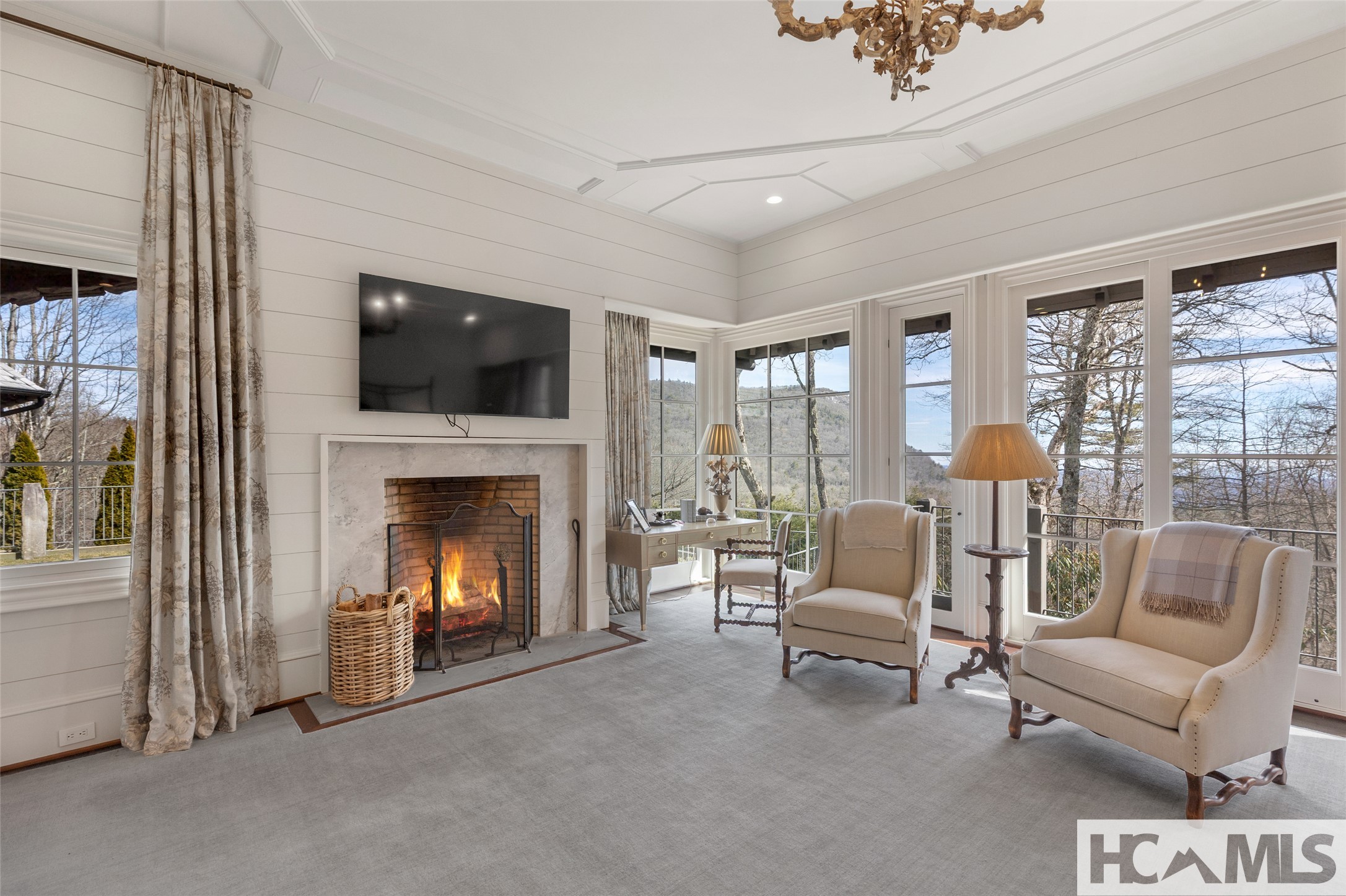 585 Moorewood Circle