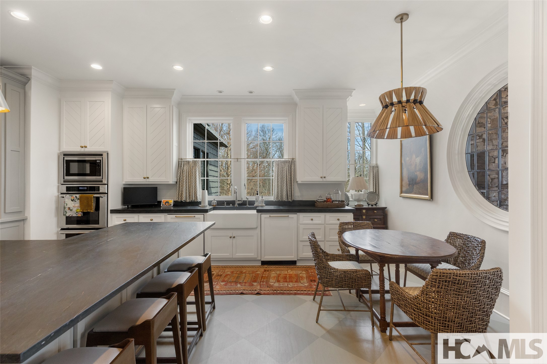 585 Moorewood Circle