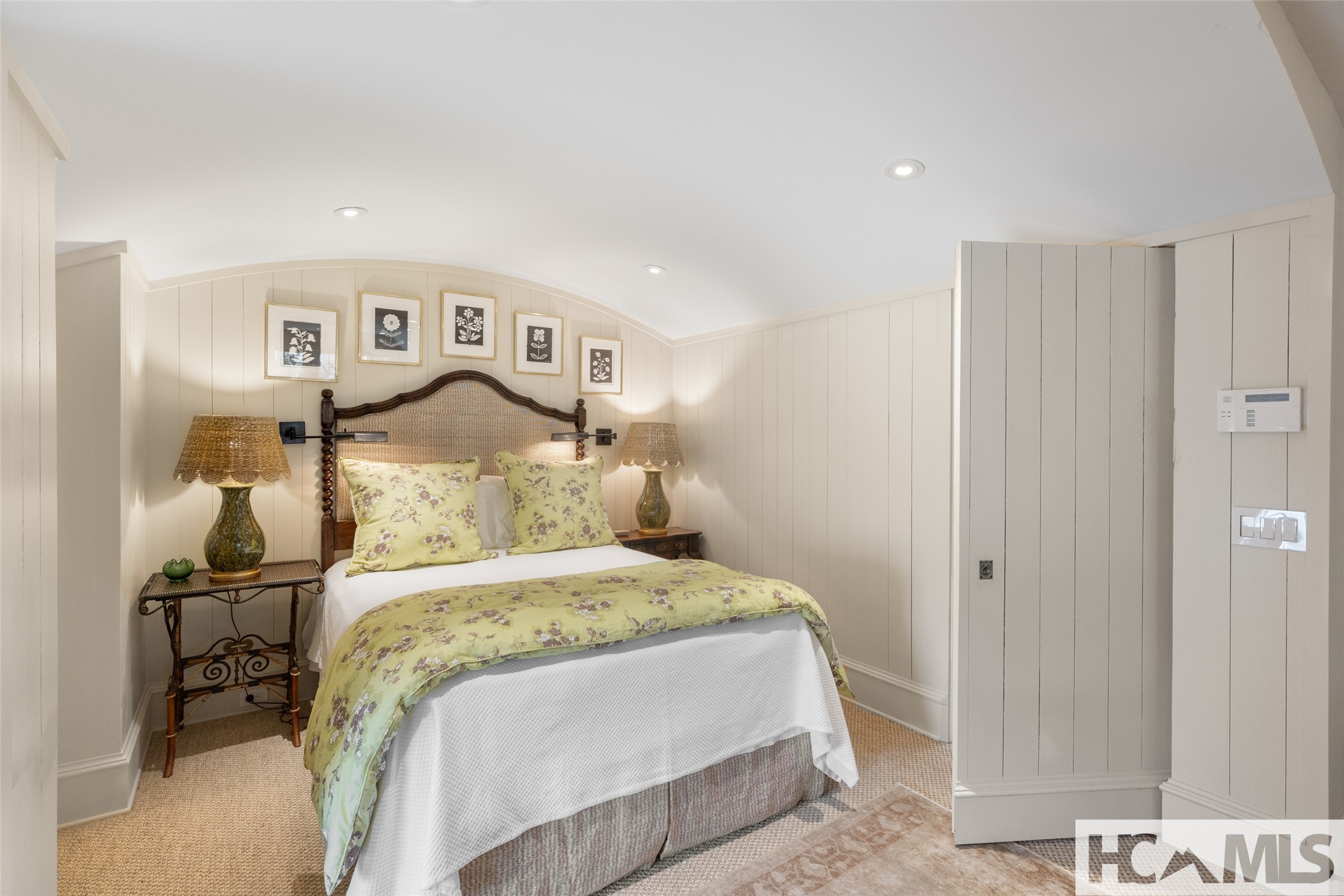 585 Moorewood Circle