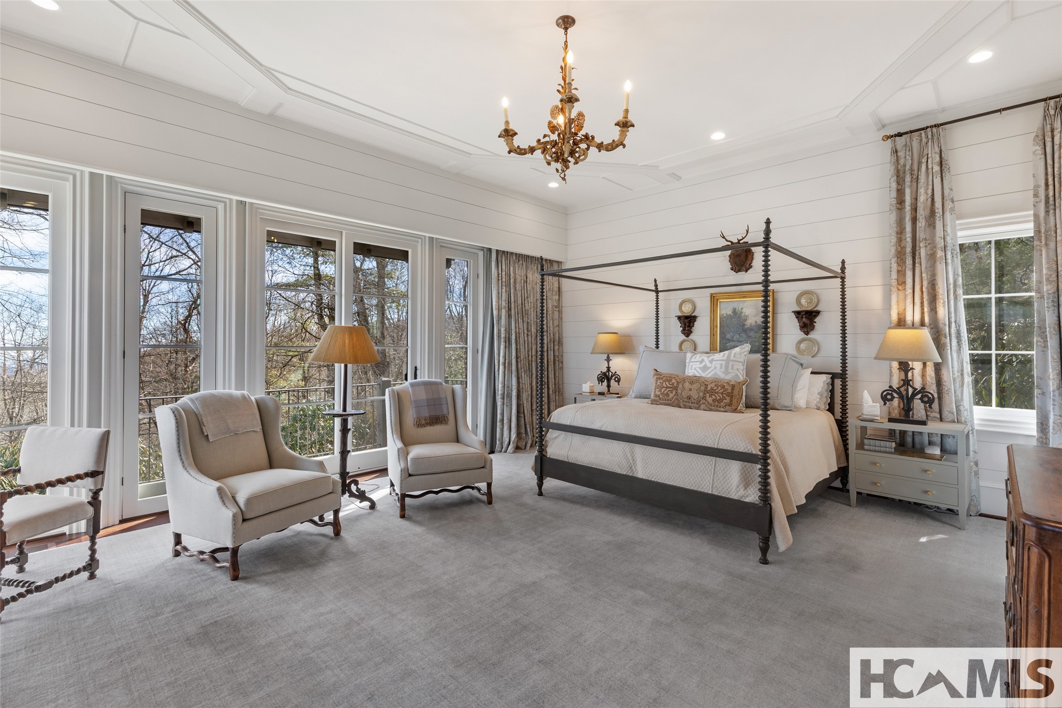 585 Moorewood Circle