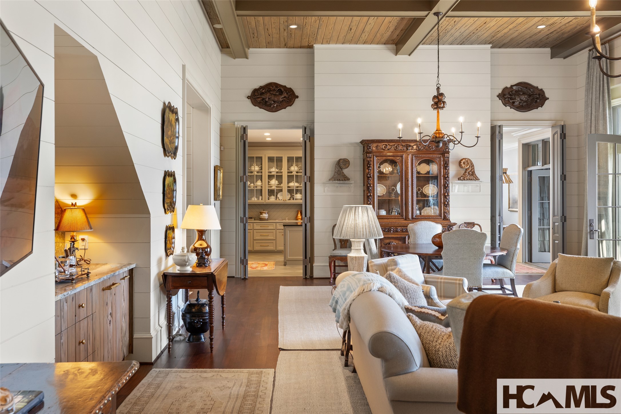 585 Moorewood Circle