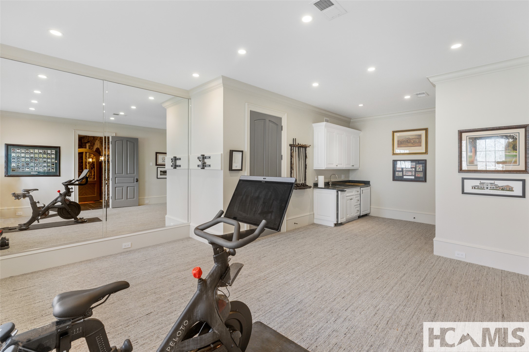 585 Moorewood Circle