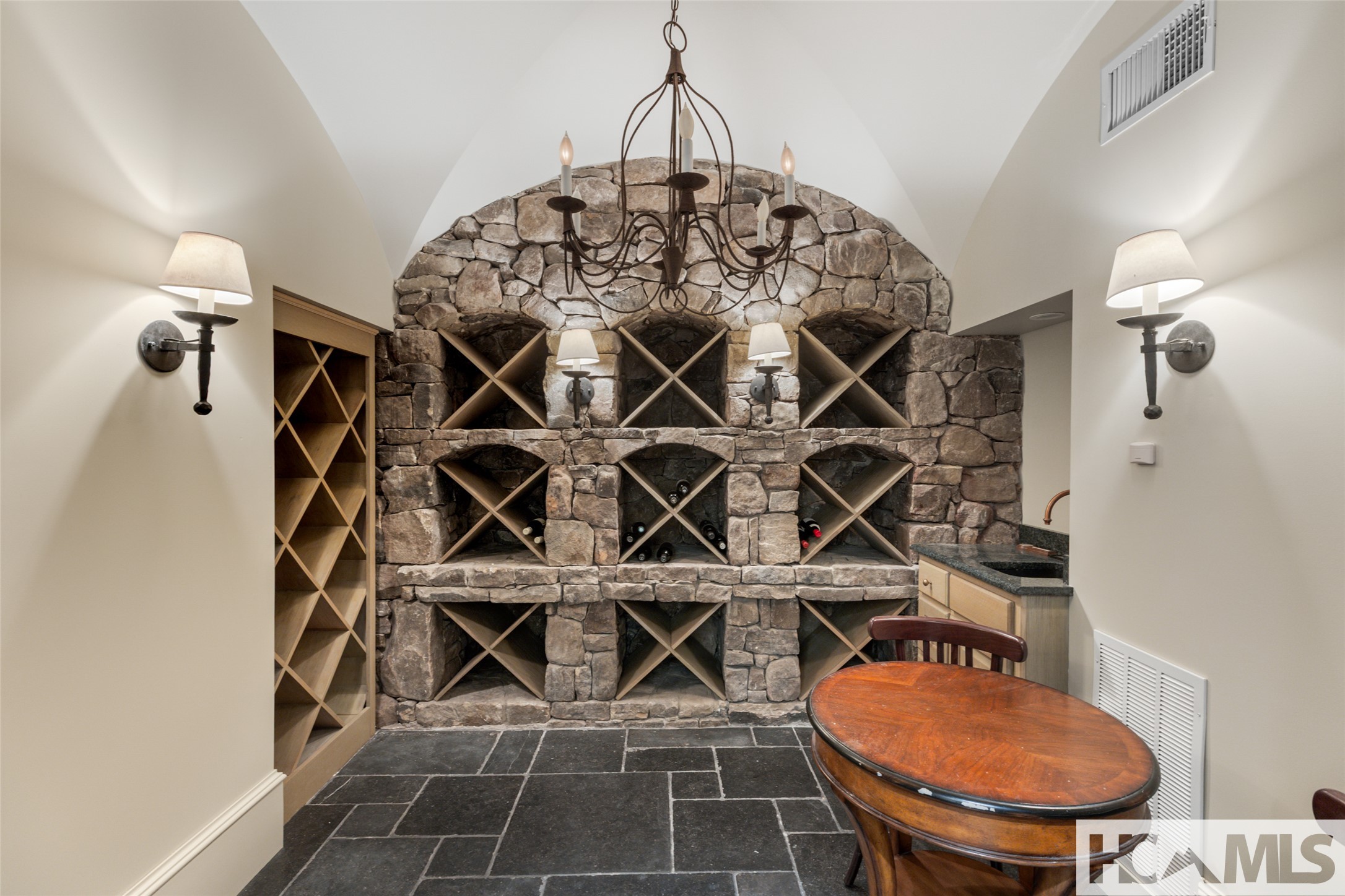 585 Moorewood Circle