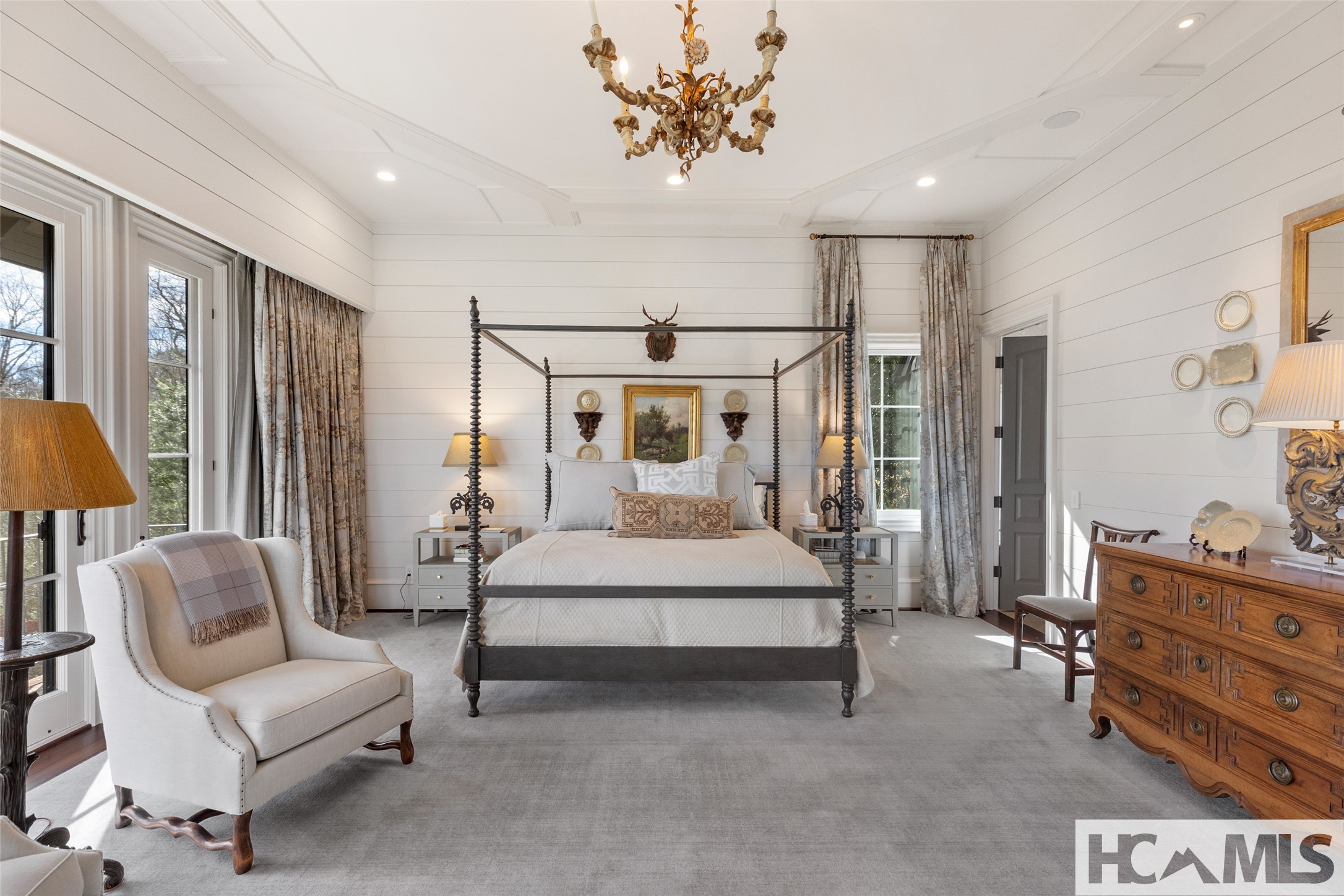 585 Moorewood Circle