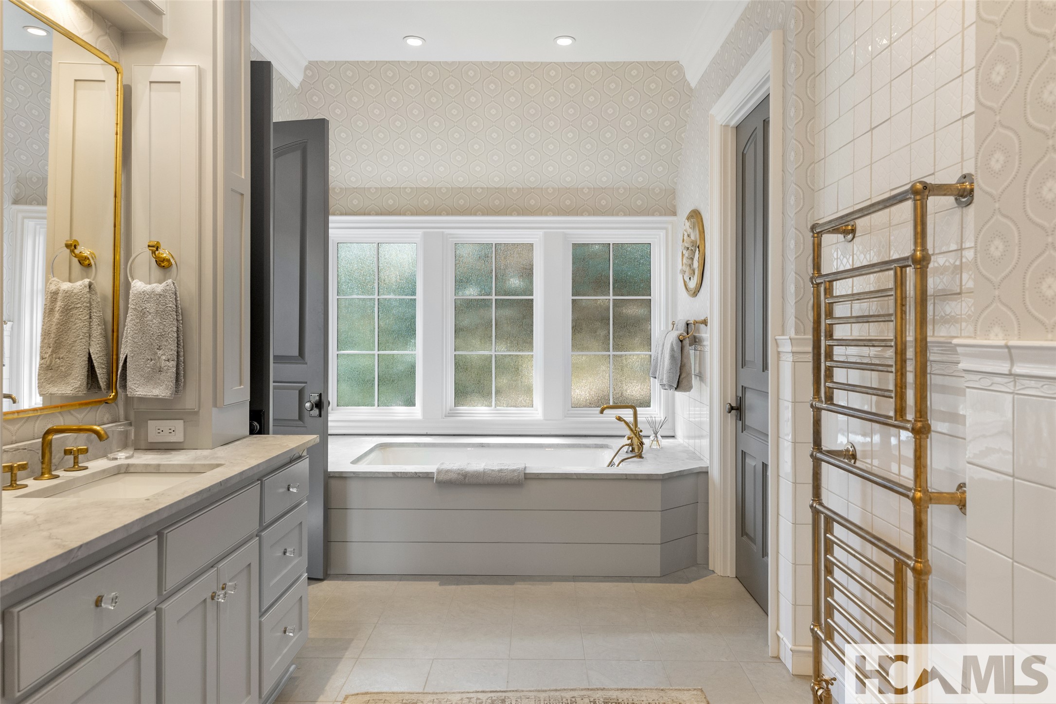 585 Moorewood Circle