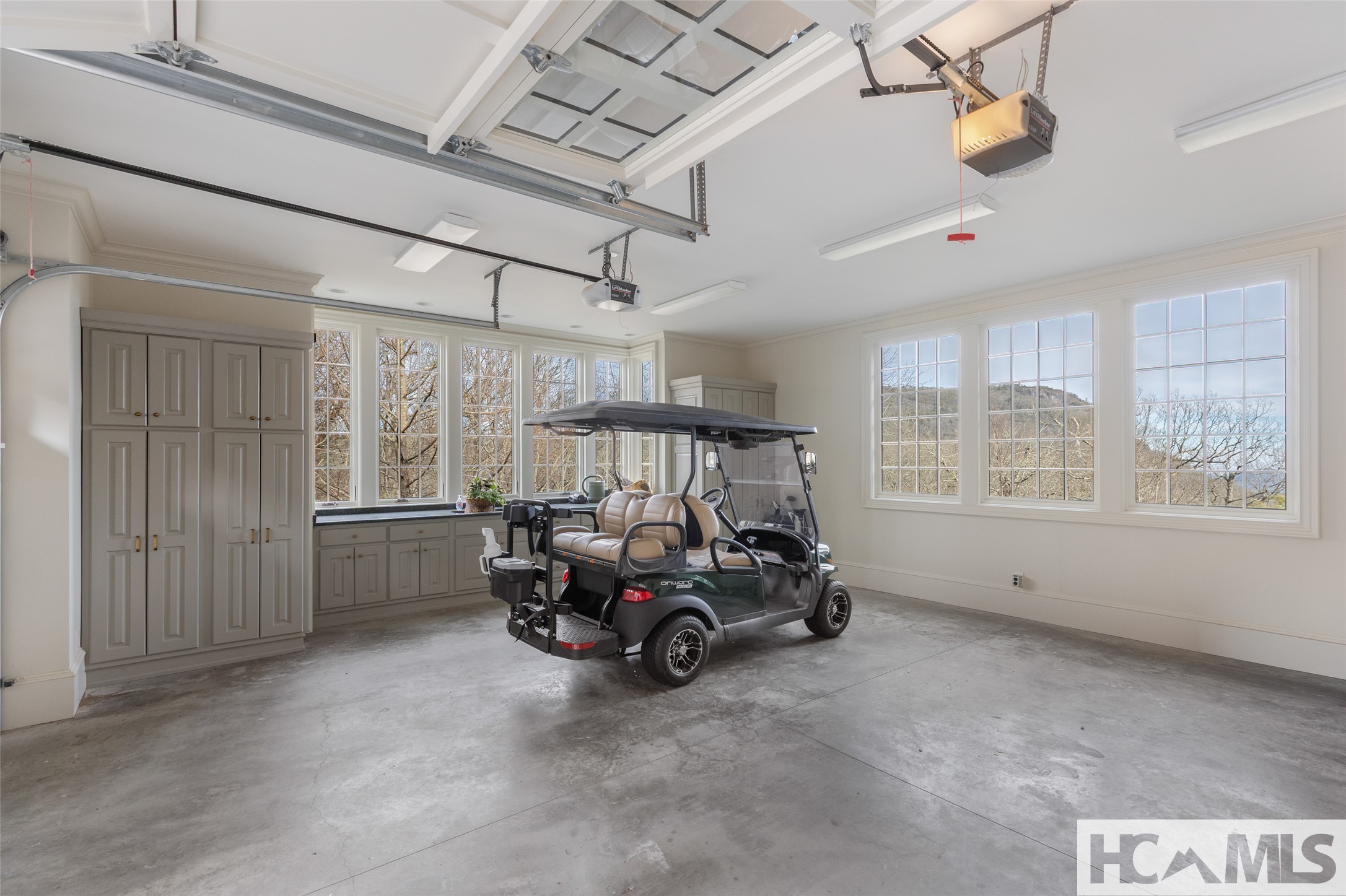 585 Moorewood Circle