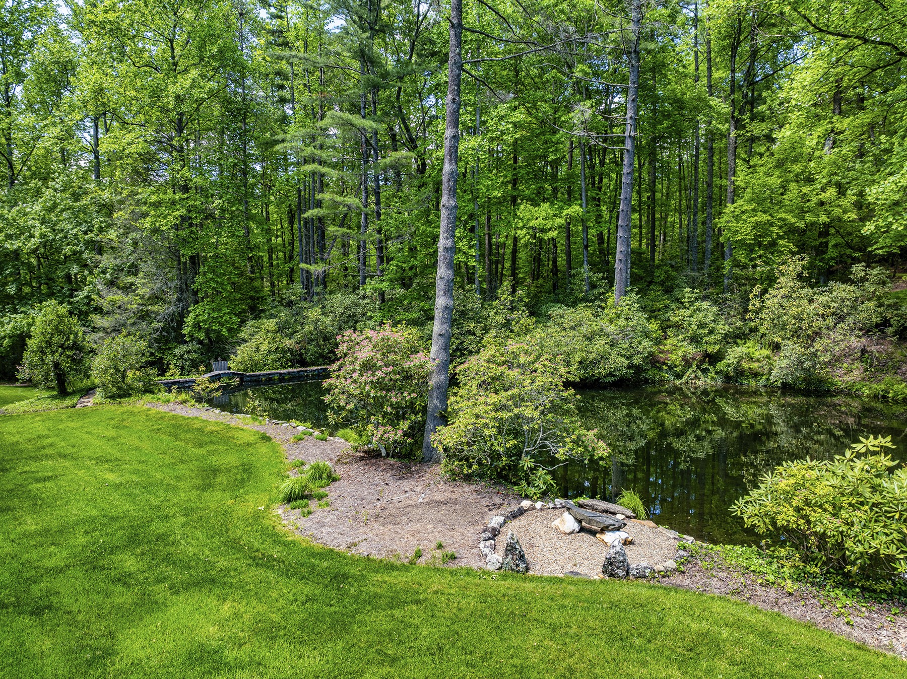 1213 Bull Pen Road