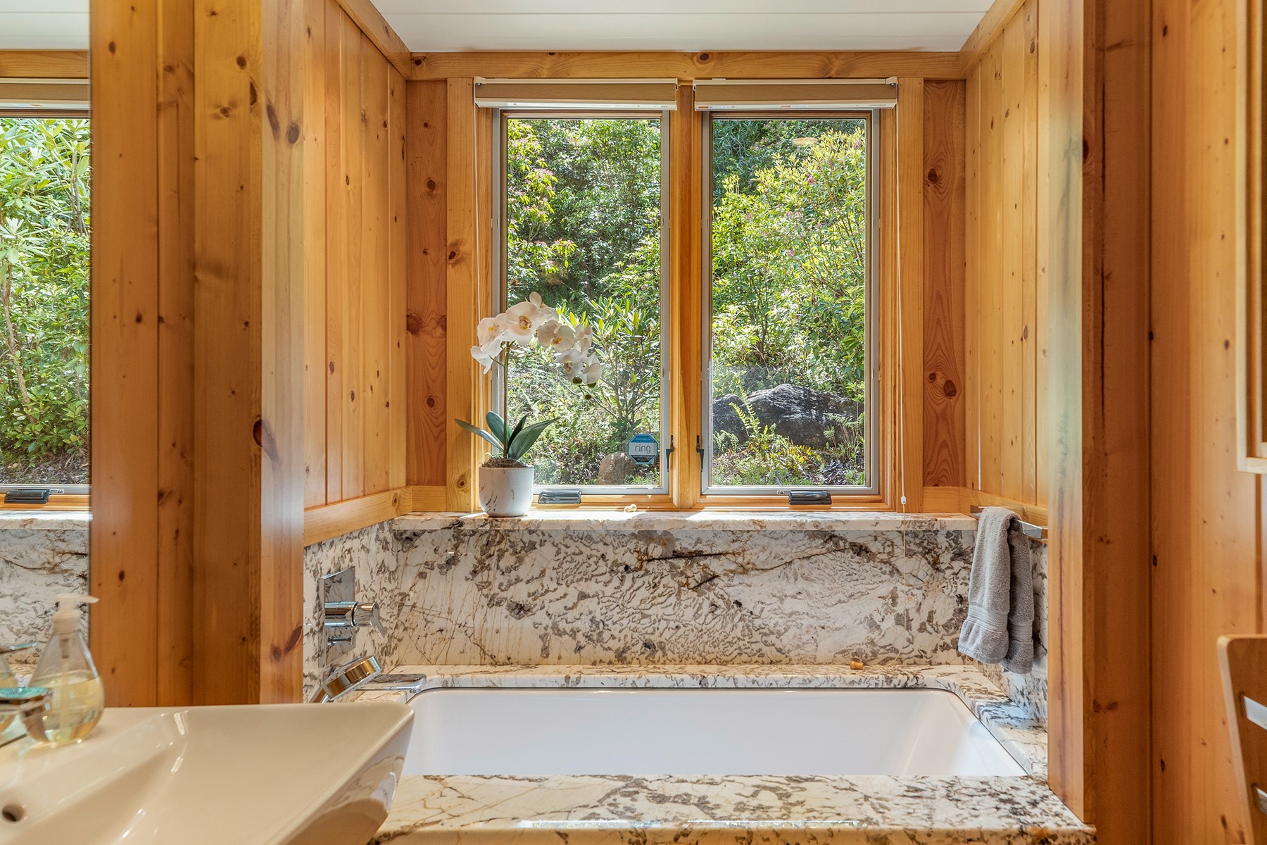 1213 Bull Pen Road