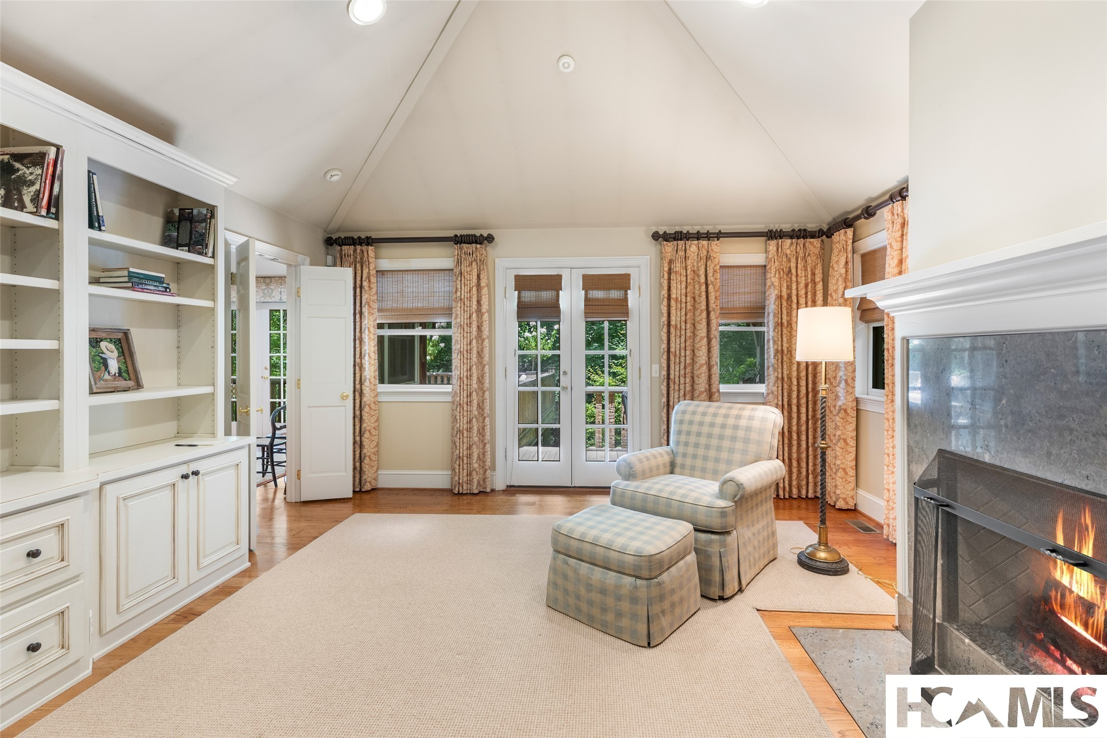 1094 Moorewood Road