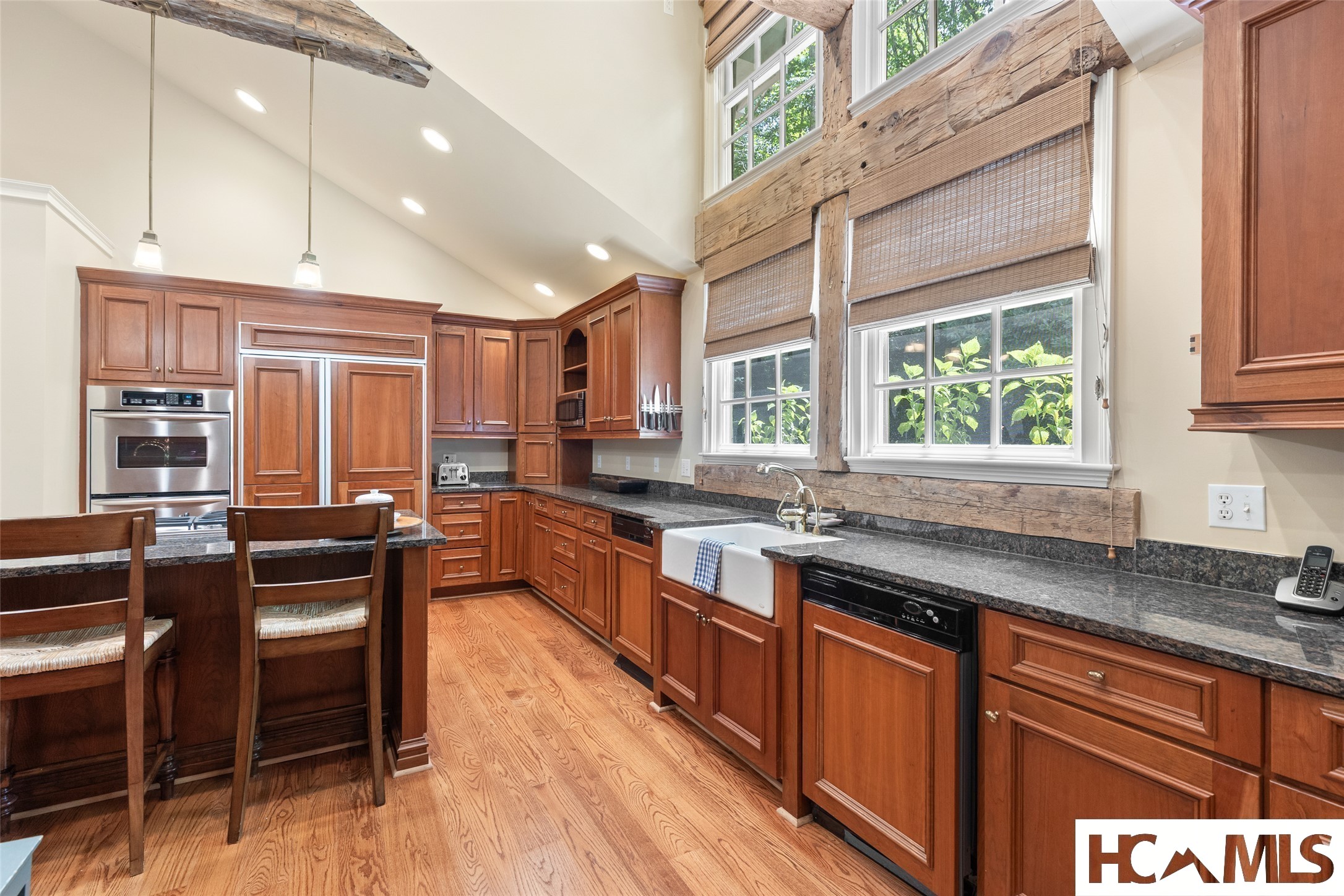 1094 Moorewood Road