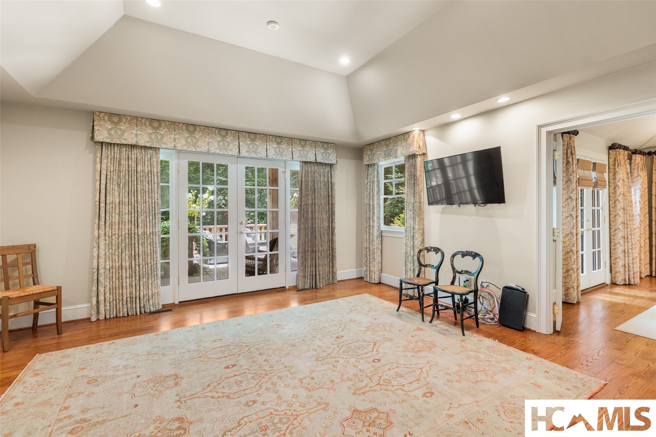 1094 Moorewood Road