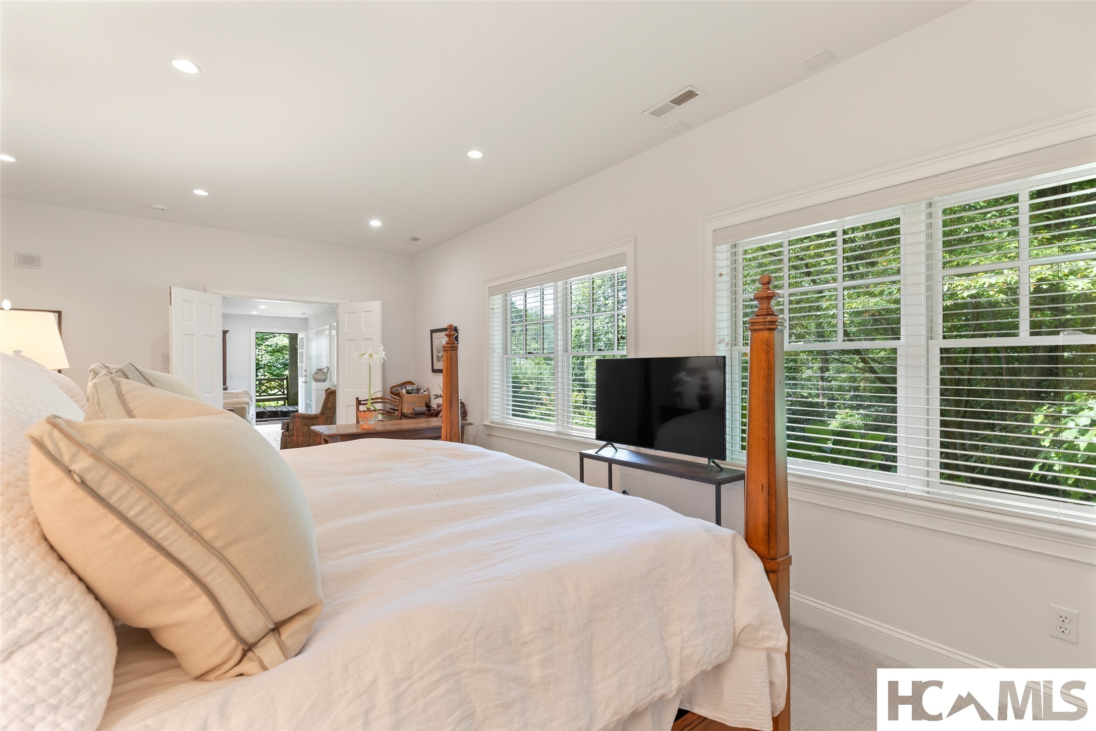 1094 Moorewood Road