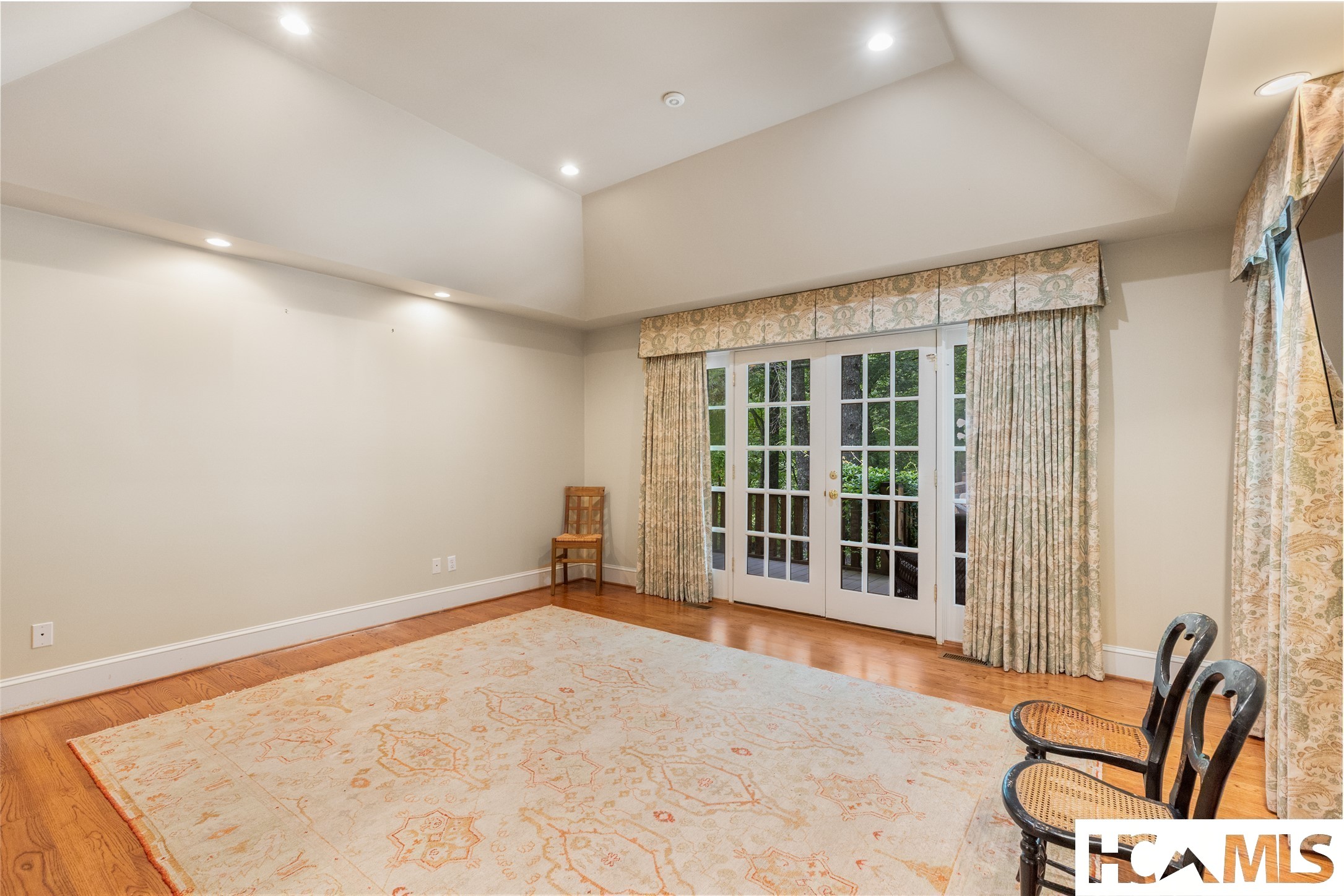 1094 Moorewood Road