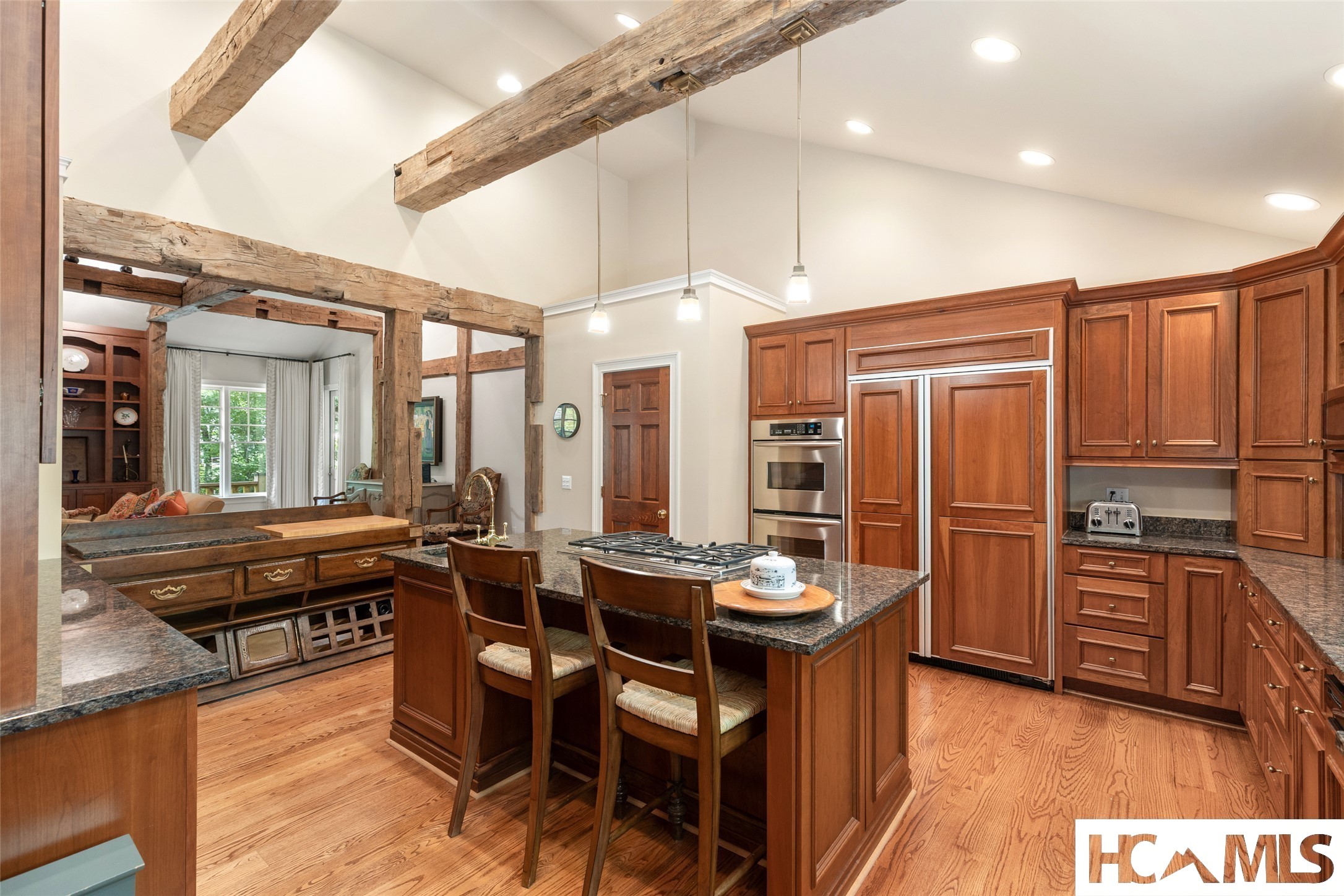 1094 Moorewood Road