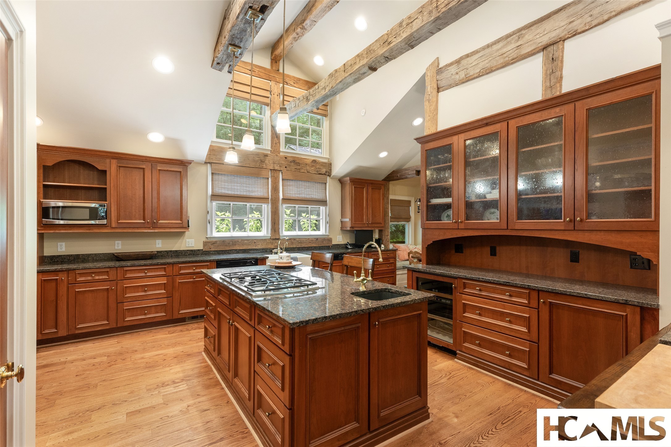 1094 Moorewood Road