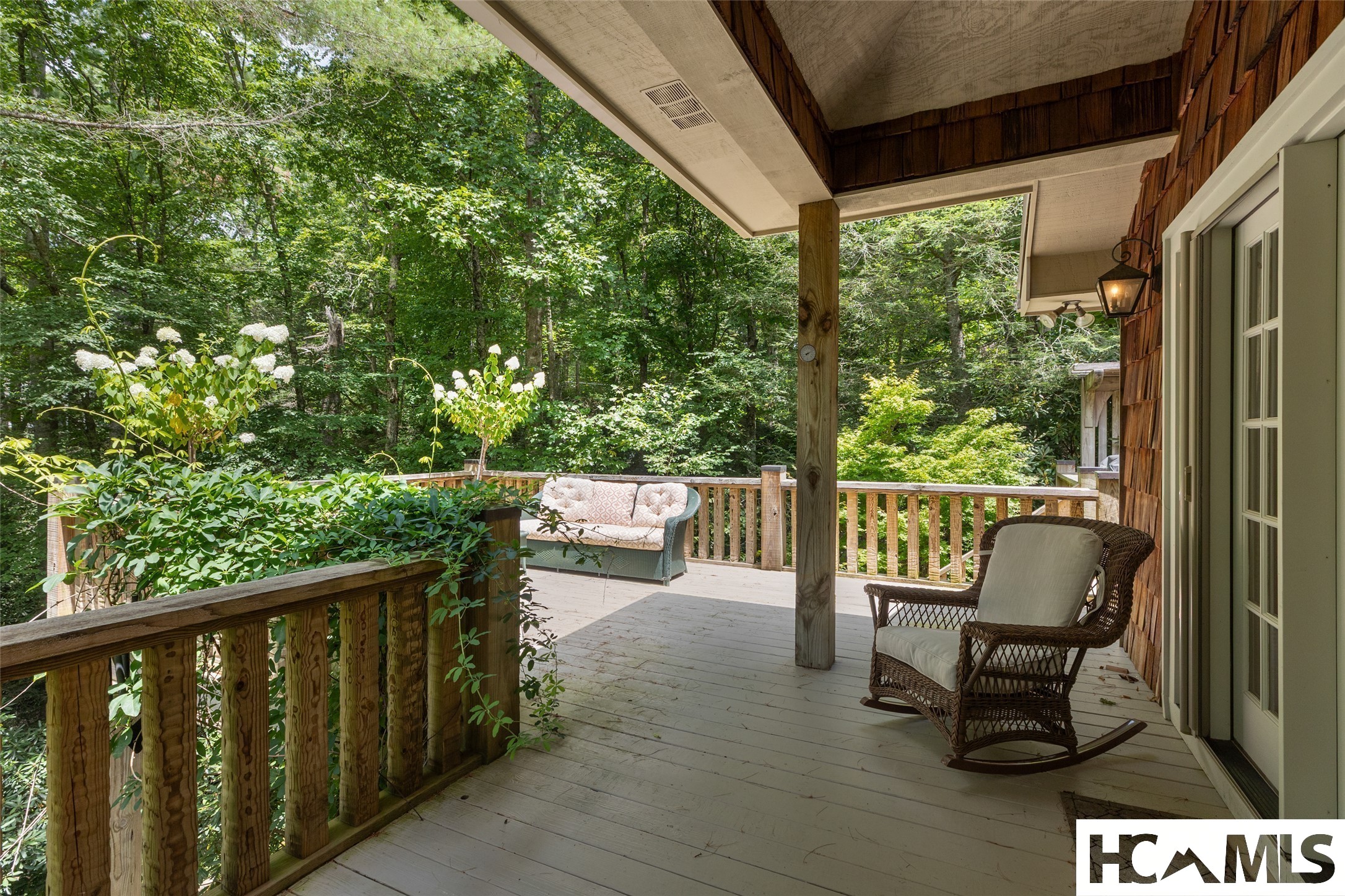1094 Moorewood Road