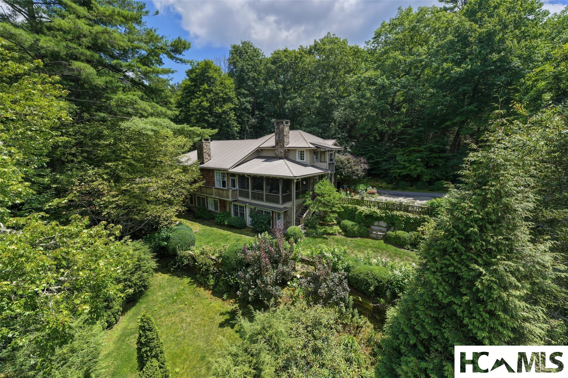 1094 Moorewood Road