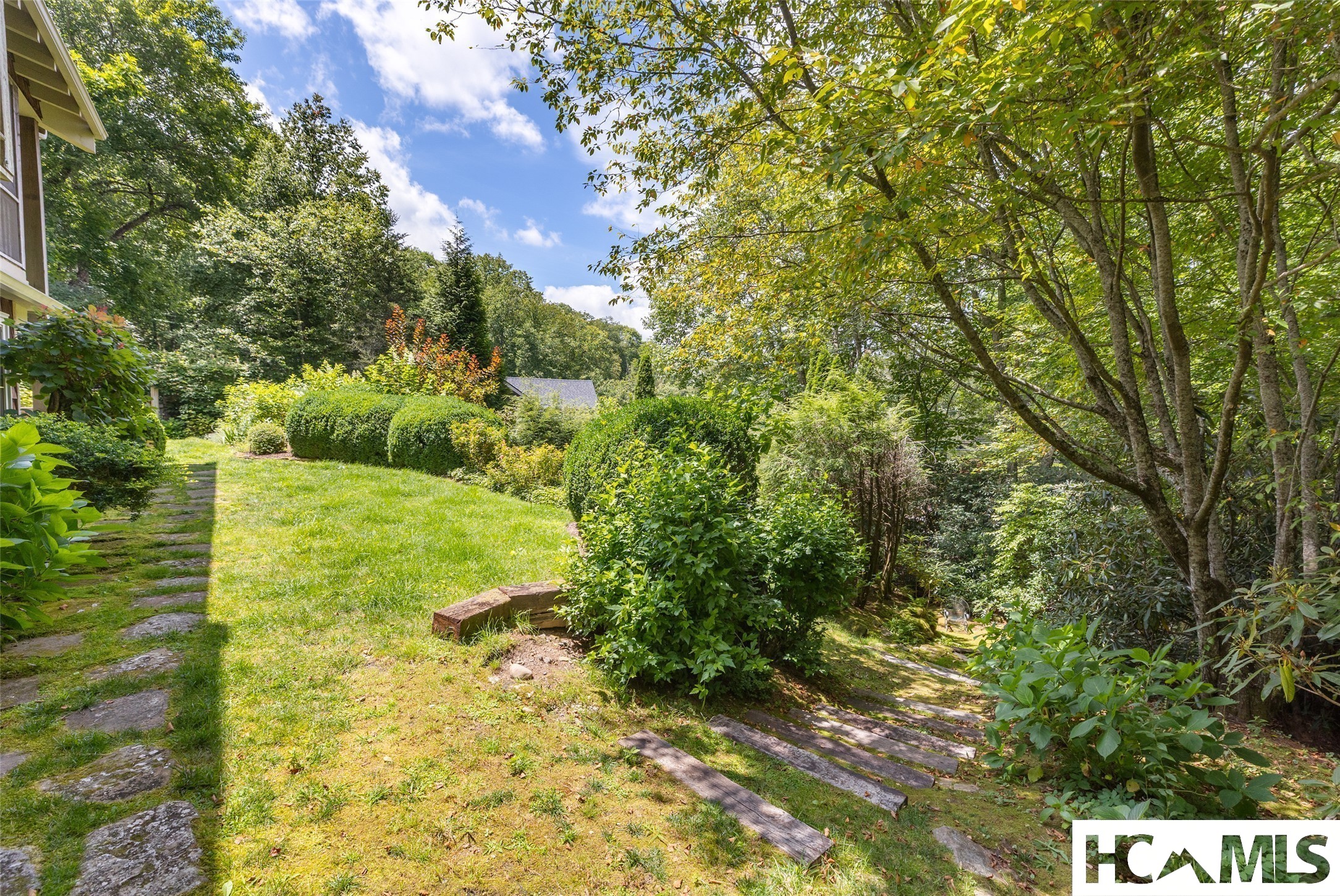 1094 Moorewood Road