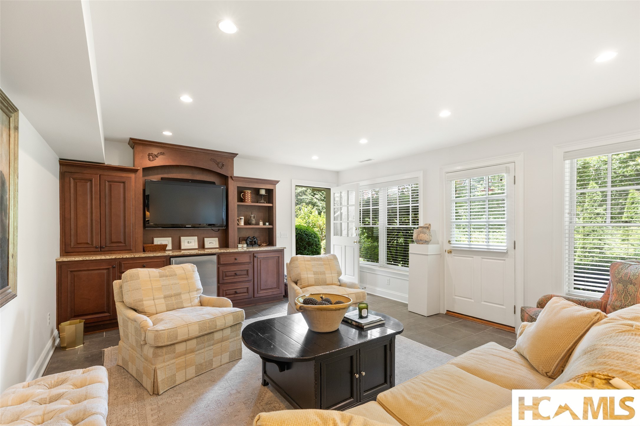 1094 Moorewood Road
