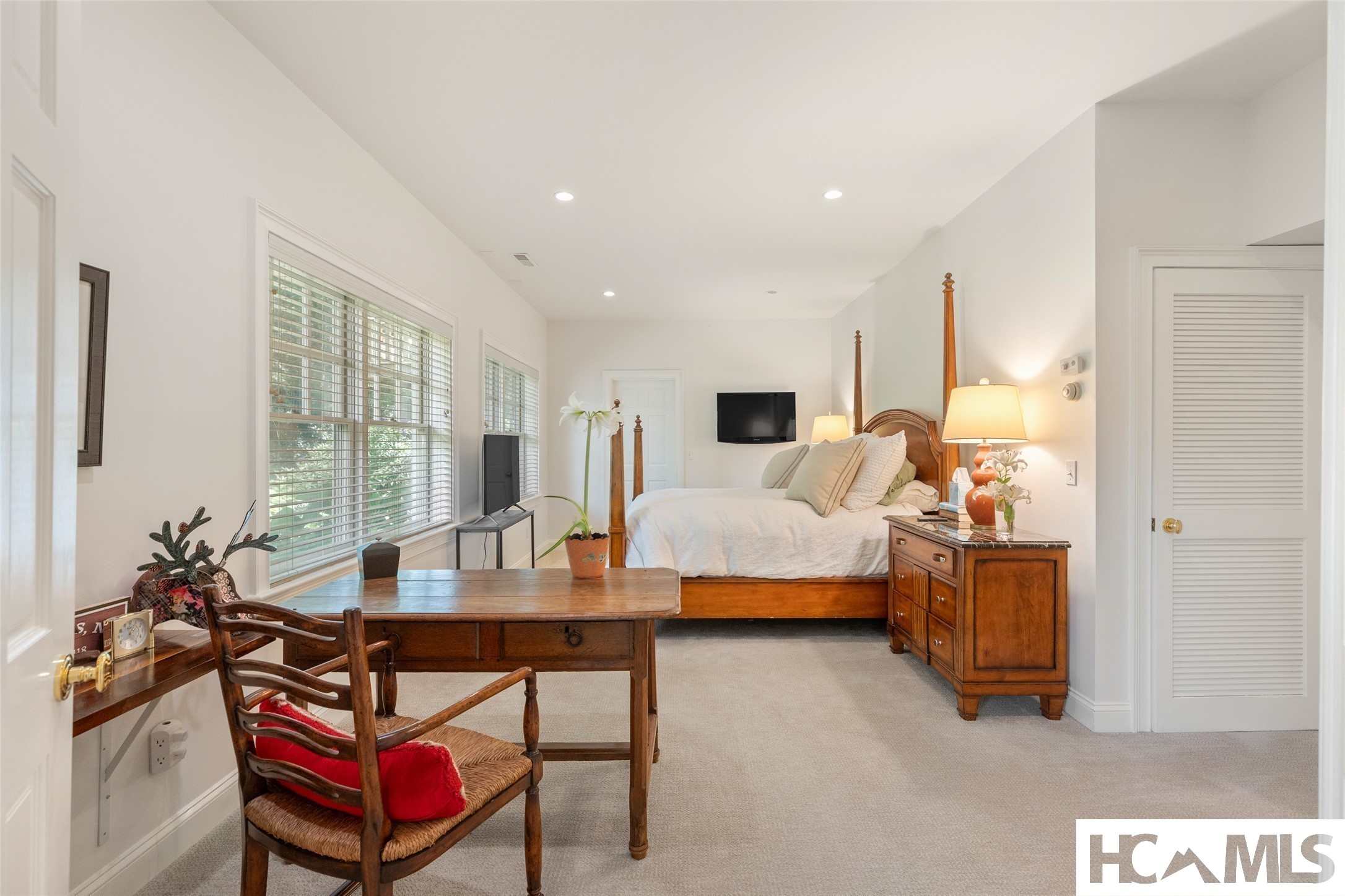 1094 Moorewood Road