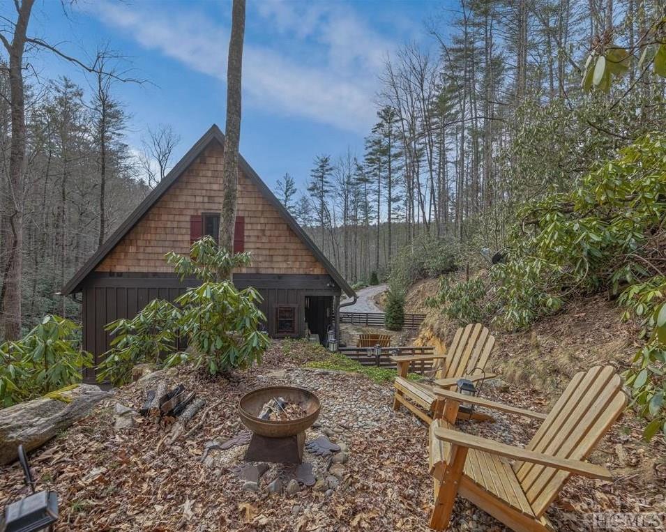 3709 Whiteside Cove Road