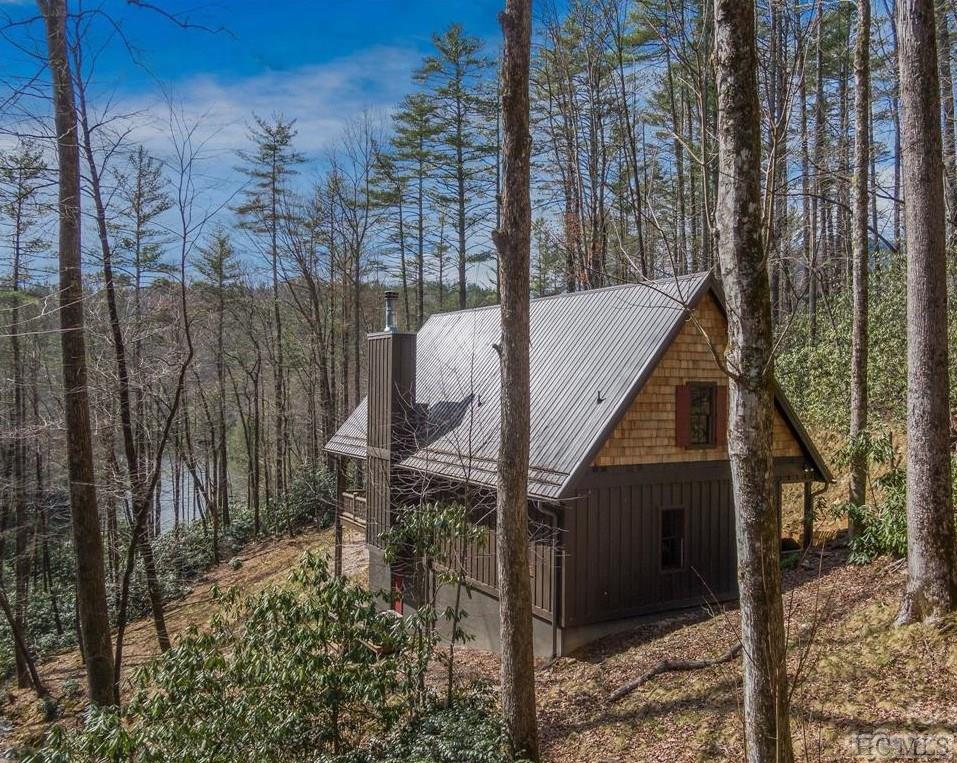 3709 Whiteside Cove Road