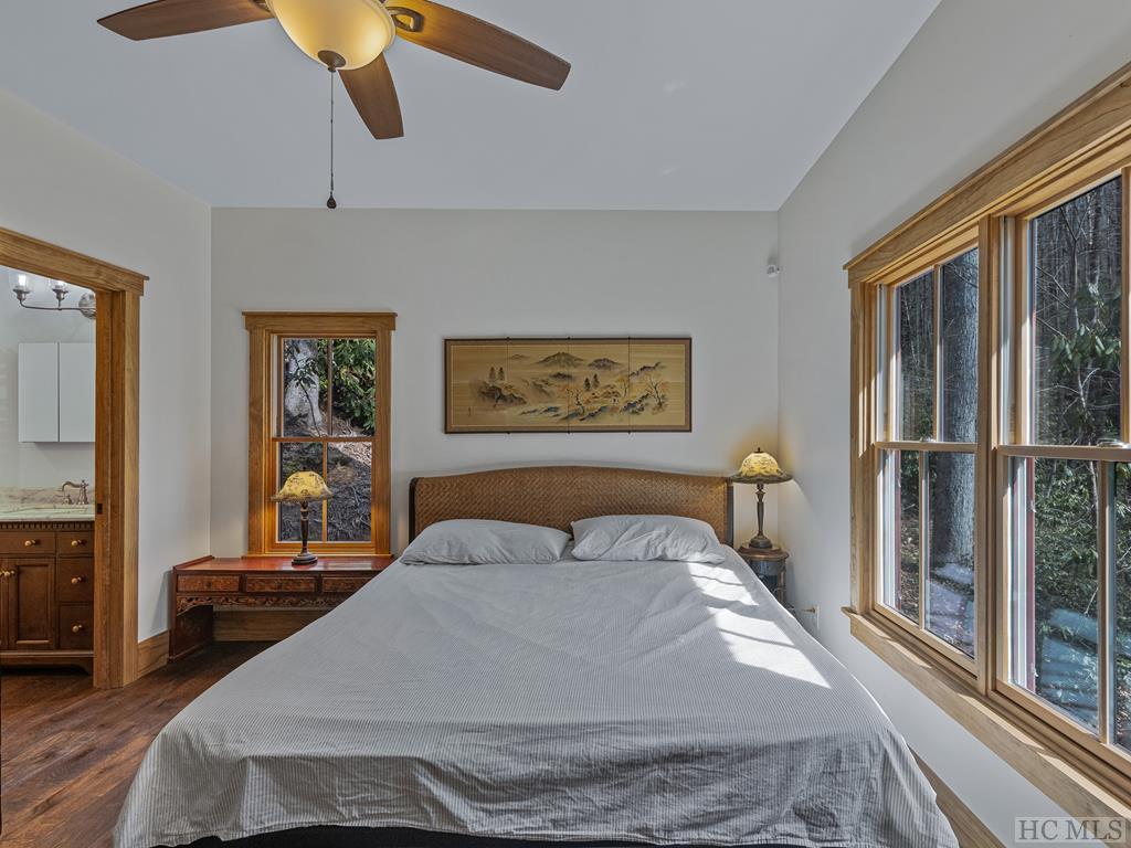 3709 Whiteside Cove Road
