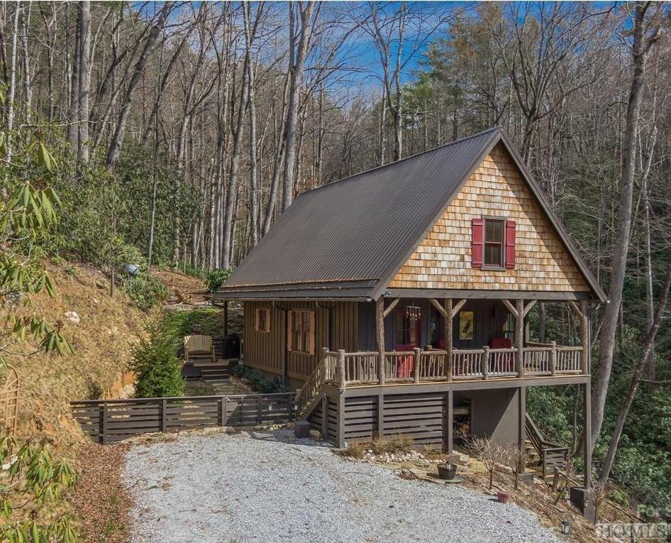 3709 Whiteside Cove Road