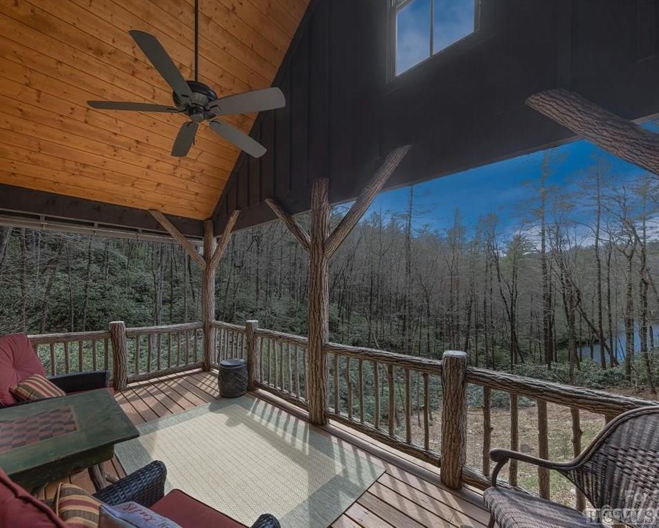 3709 Whiteside Cove Road