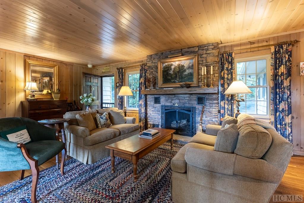 554 Moorewood Road