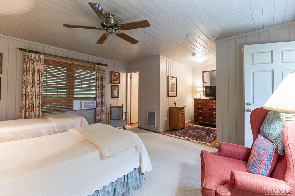 554 Moorewood Road