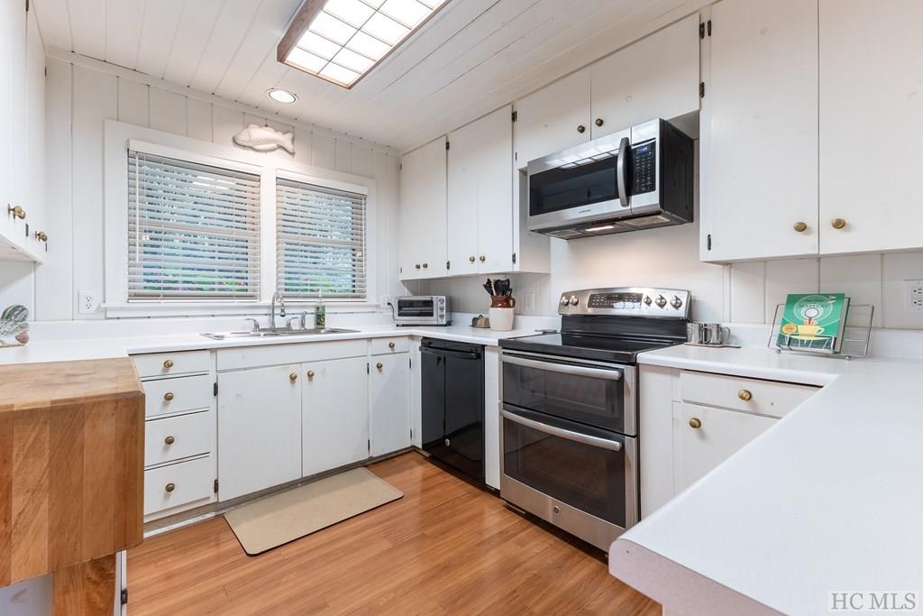 554 Moorewood Road