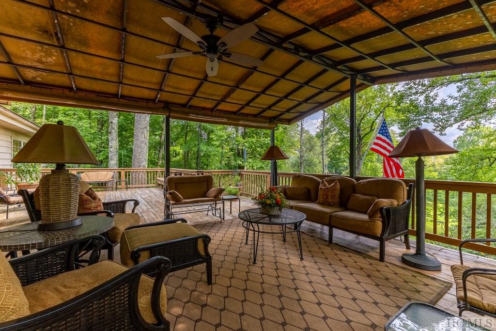 554 Moorewood Road