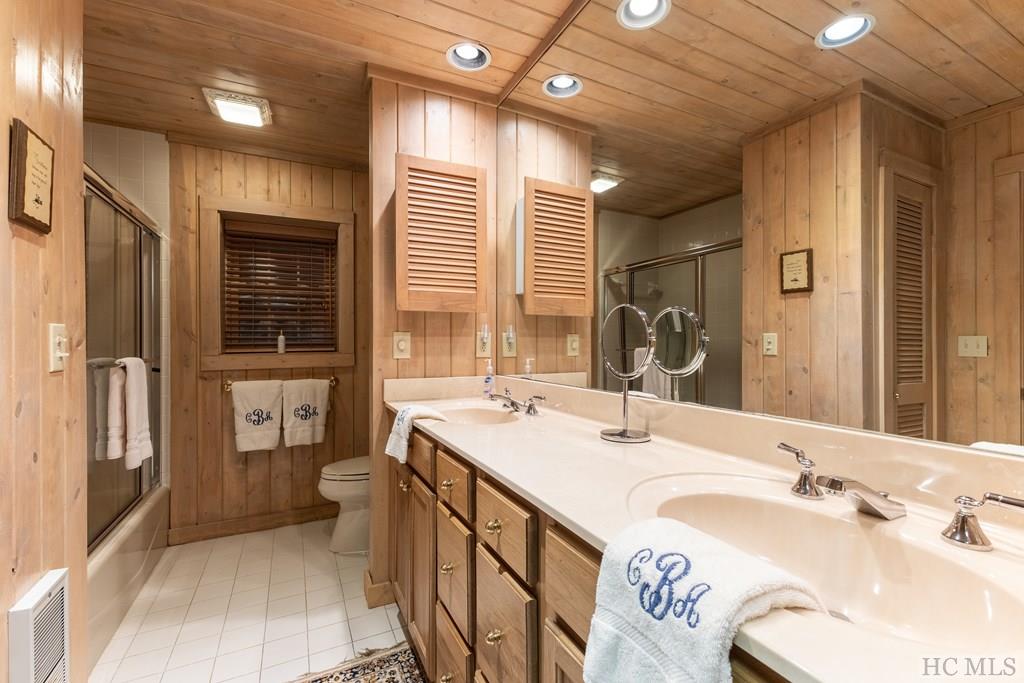 554 Moorewood Road