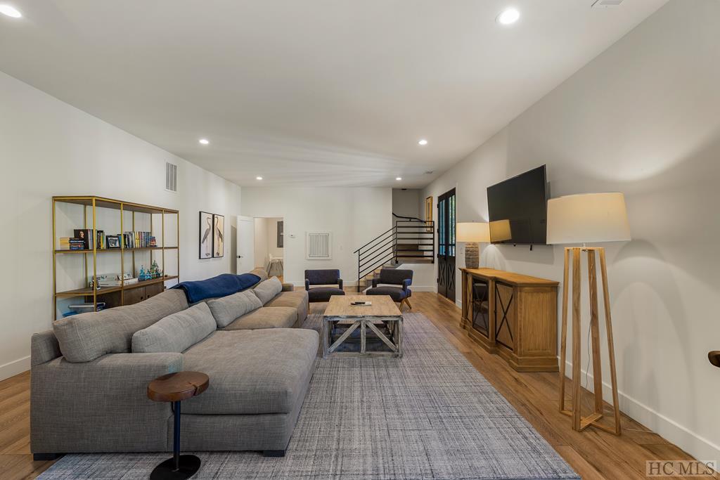 1139 Cullasaja Drive