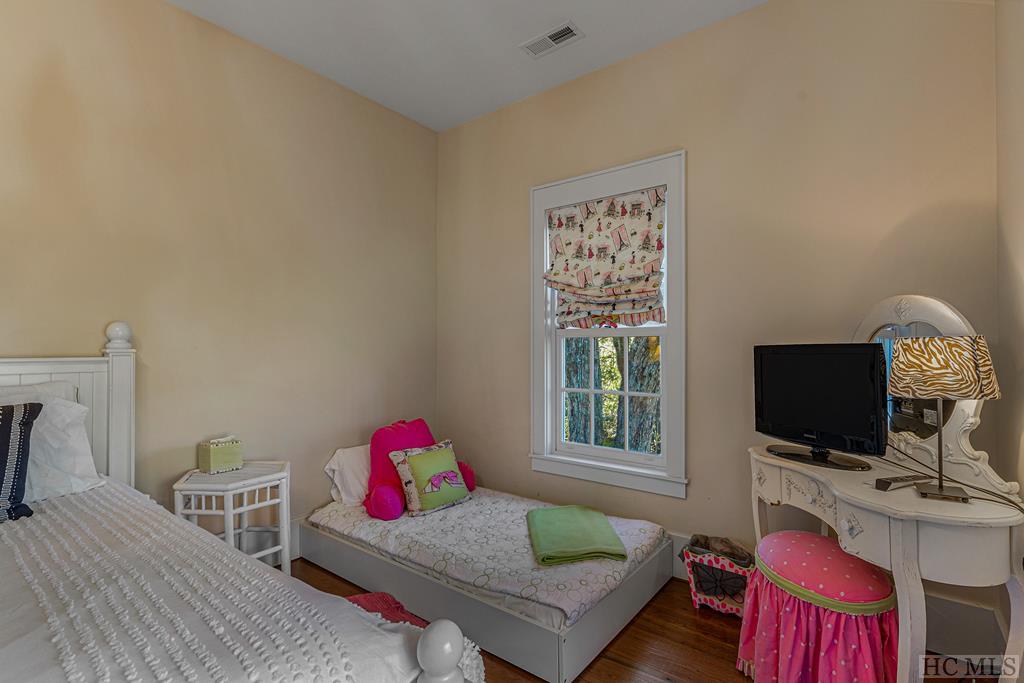 1290 Dillard Road