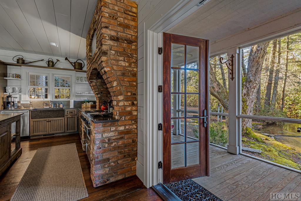 1290 Dillard Road