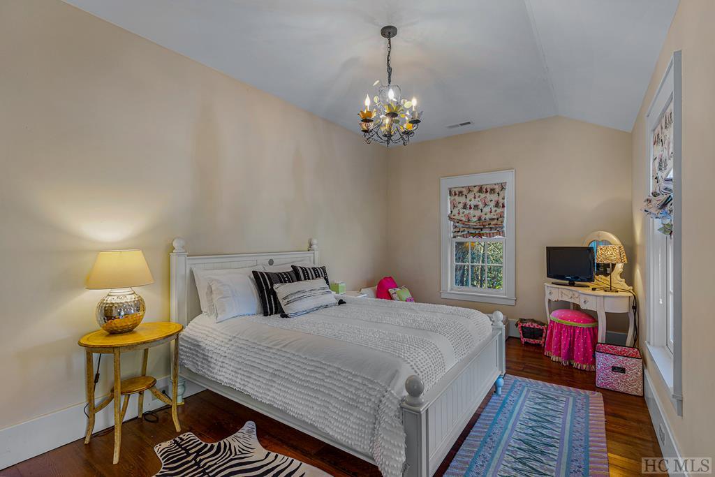 1290 Dillard Road