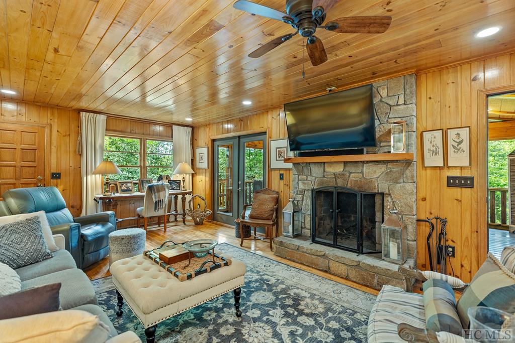 203 Rolling Acres Drive