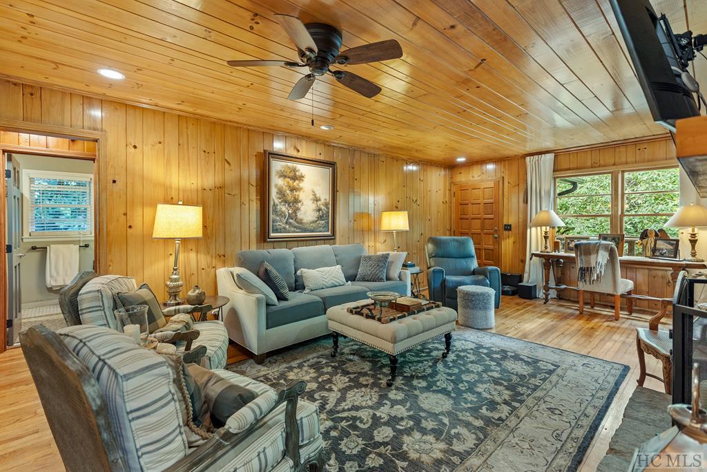 203 Rolling Acres Drive