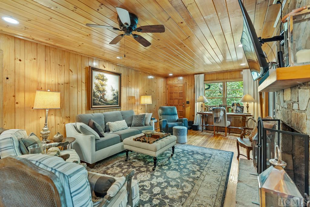 203 Rolling Acres Drive