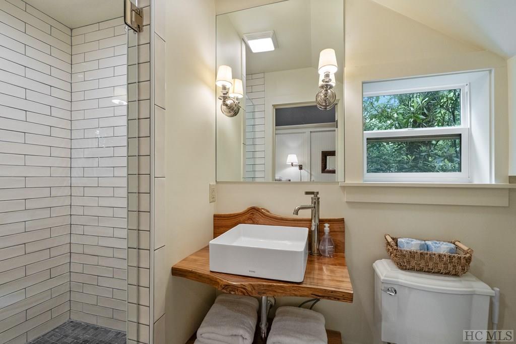 1209 Hickory Hill Road