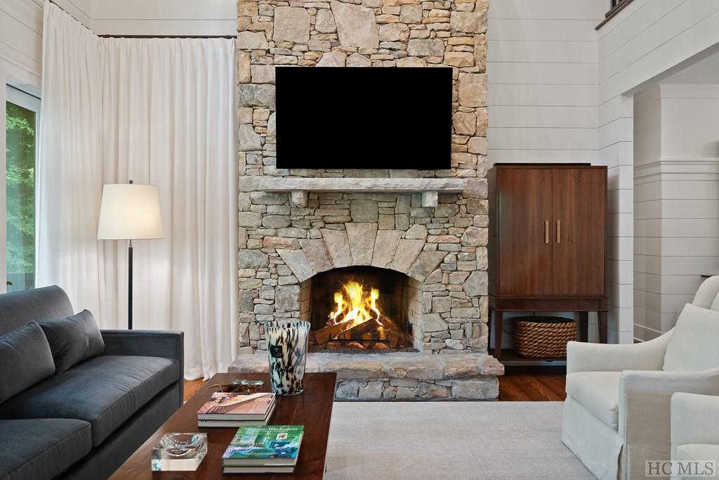 64 Hemlock Ridge