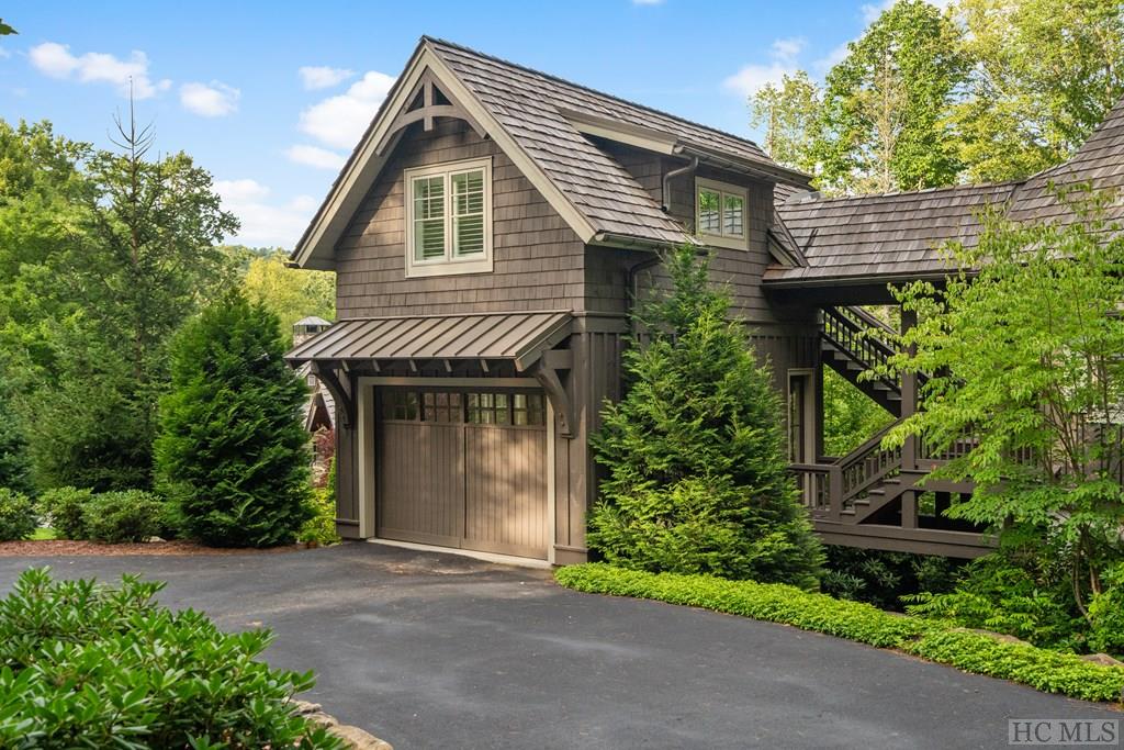 64 Hemlock Ridge