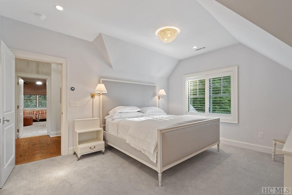 64 Hemlock Ridge