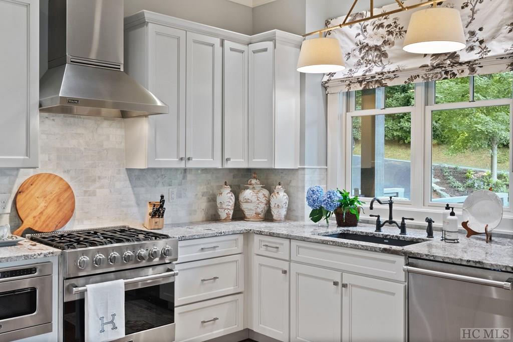 64 Hemlock Ridge