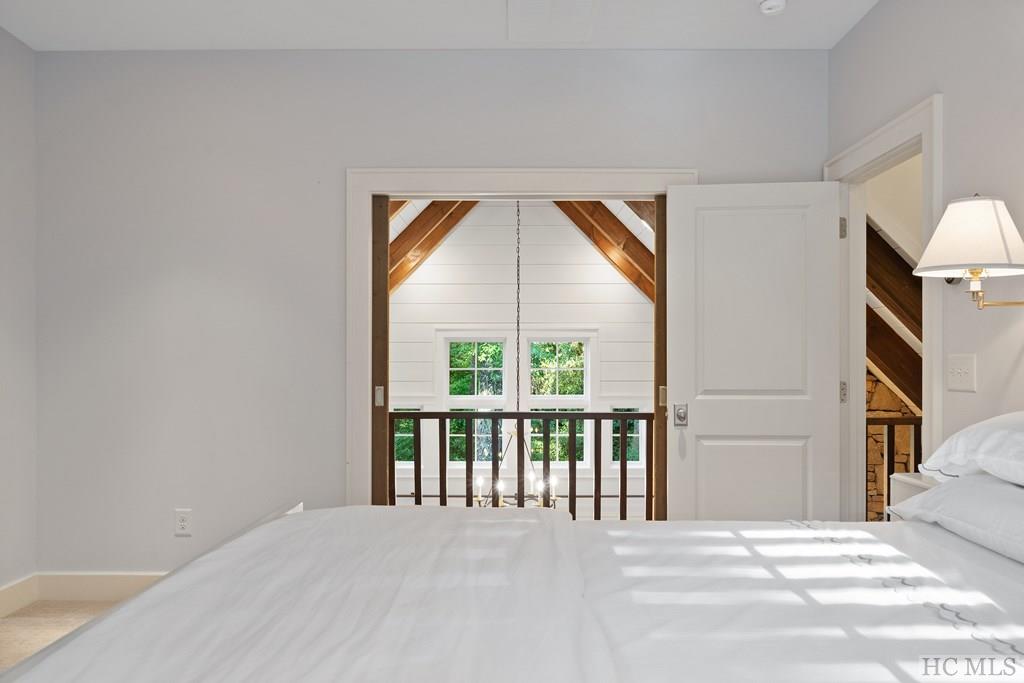 64 Hemlock Ridge
