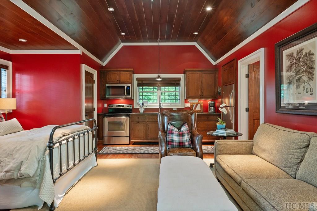 662 Wyanoak Road