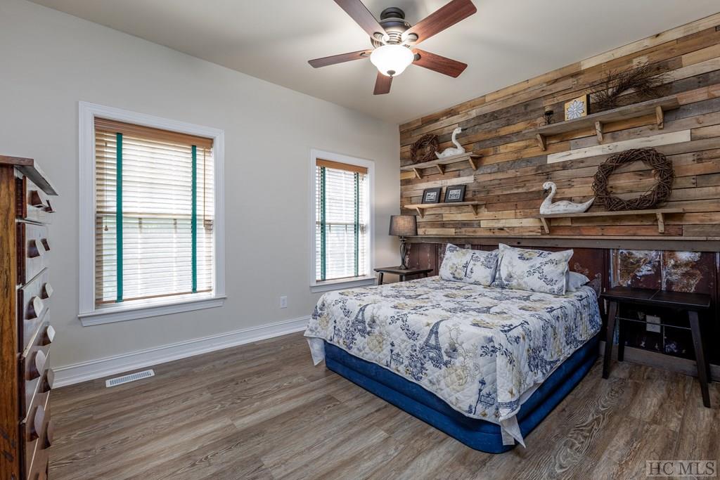18 Dendy Knob