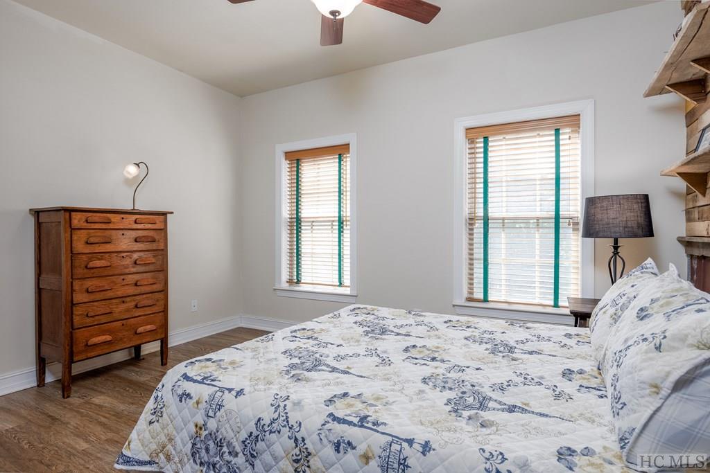 18 Dendy Knob